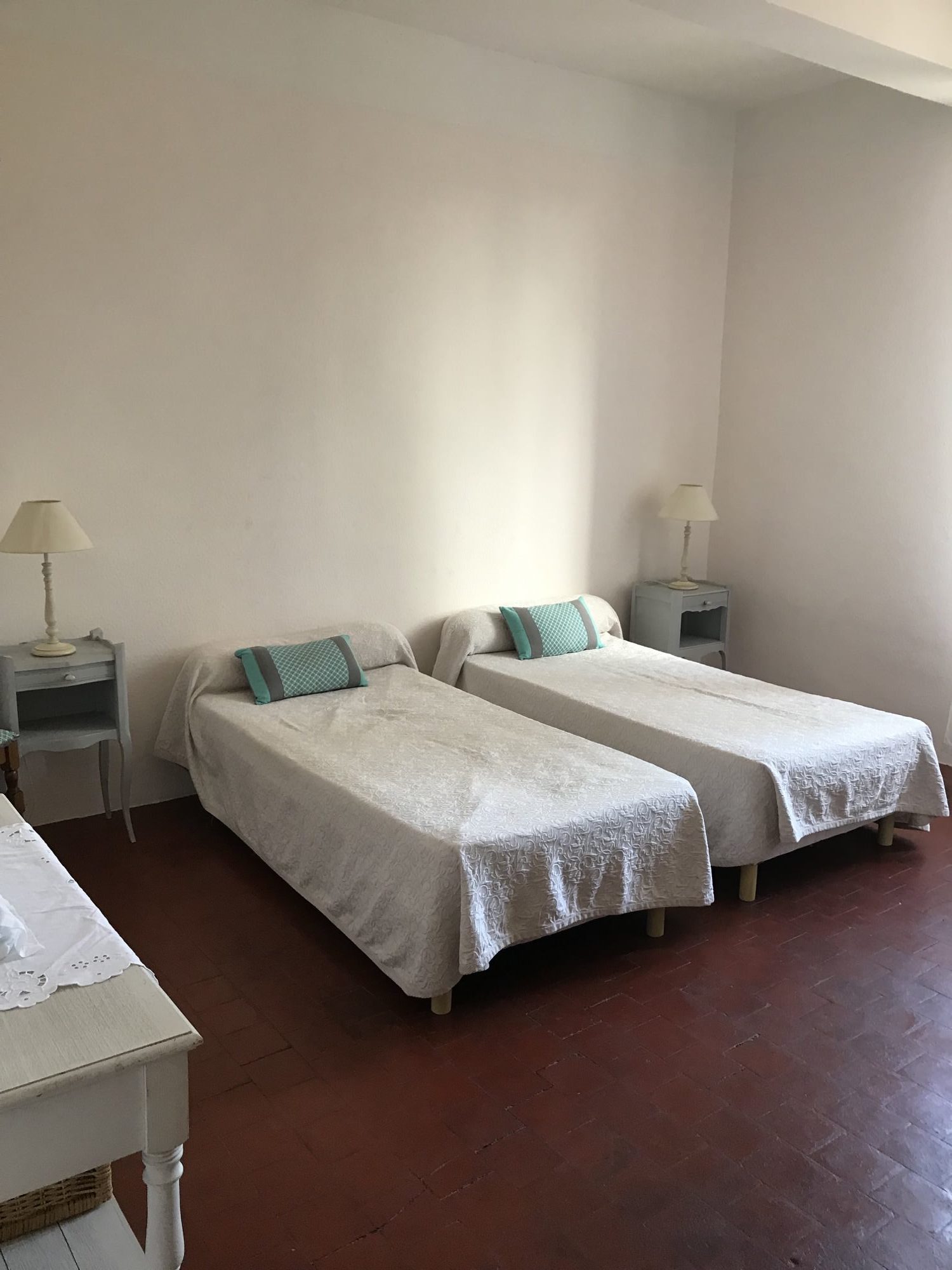 https://www.masgabriel.com/gite-luberon-provence/wp-content/uploads/2020/02/chambre-gite-luberon_2000-e1580925040931.jpg